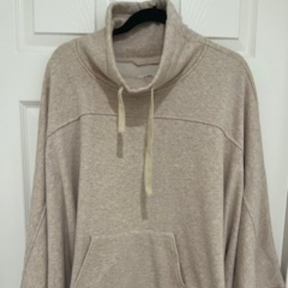 UGG Poncho M/L NWOT